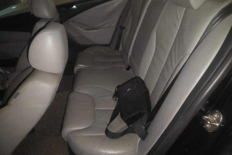 Used Volkswagen Magotan 2011 1.8TSI DSG Luxury Model Left Rear Seat