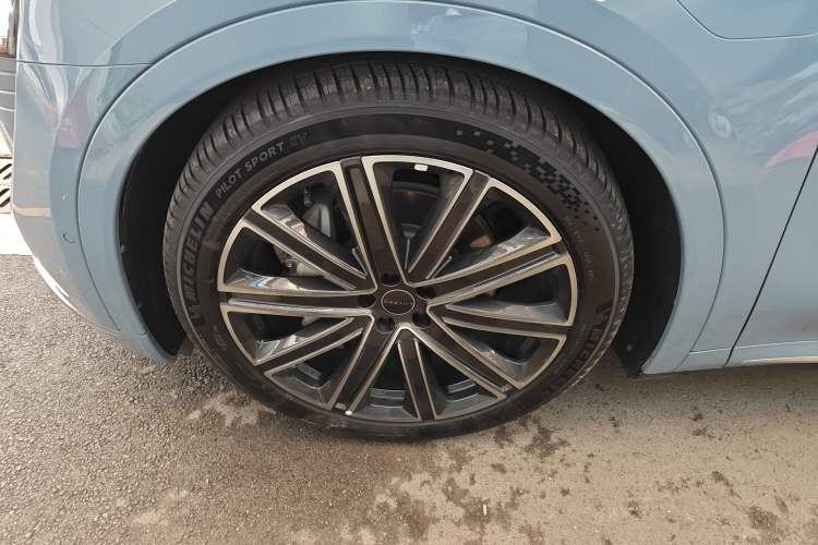 Used Hima Luxeed R7 2025 Range-Extended Version 251 km Max