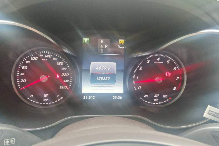 Used Mercedes-Benz GLC 2017 GLC 260 4MATIC Luxury Model Instrument Cluster