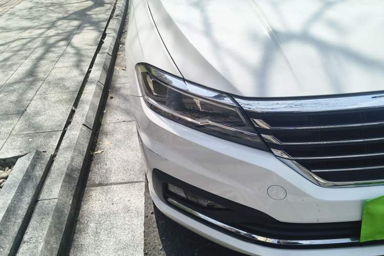 Used Volkswagen Lavida 2022 1.5L Automatic Comfort Edition Right Front Headlight