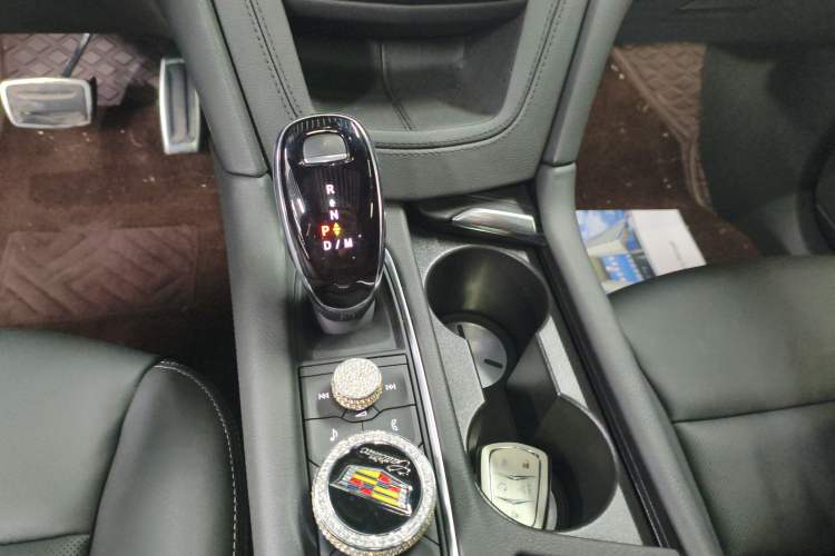 Used Cadillac XT5 2022 2.0T Four-Wheel Drive Luxury Version (Hummingbird Edition) Gear Lever