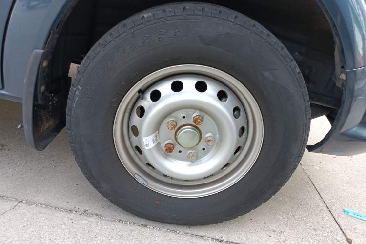 Used Dongfeng Yufeng Yufeng 2021 2.3T Power King Front-Drive Van Short Wheelbase Mid-Roof 3-Seater China VI Standard M9T