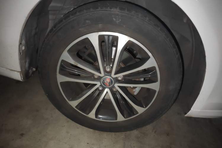 Used Roewe i6 2019 PLUS 1.6L CVT 4G Connected Luxury Deluxe Edition