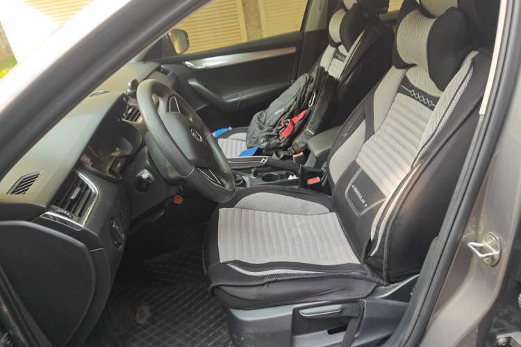 Used Skoda Octavia 2016 1.6L Automatic Chuanxing Edition Left Front Seat