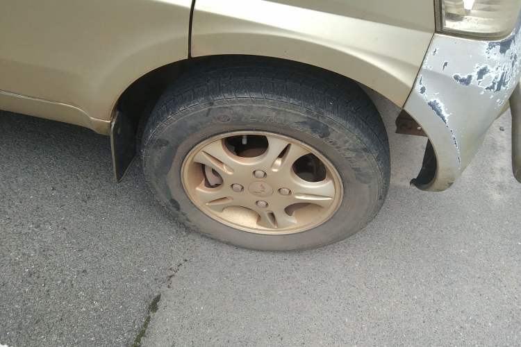 Used Wuling Rongguang 2014 1.2L S Standard Model Right Front Wheel Hub