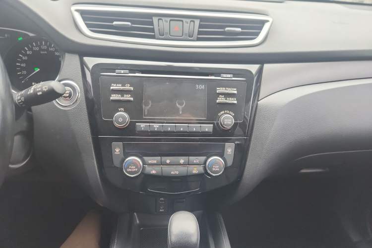 Used Nissan X-Trail 2015 2.0L CVT Comfort MAX Edition 2WD