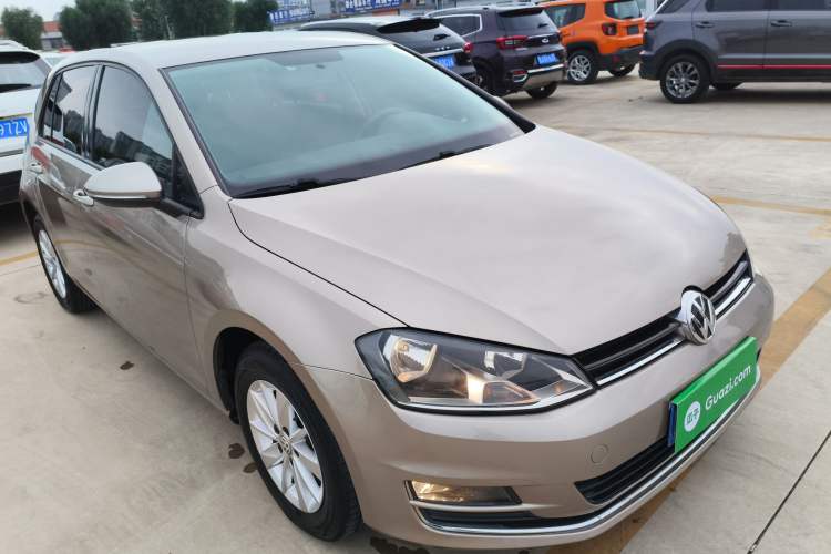 Used Volkswagen Golf 2016 1.6L Automatic Fashion Model
