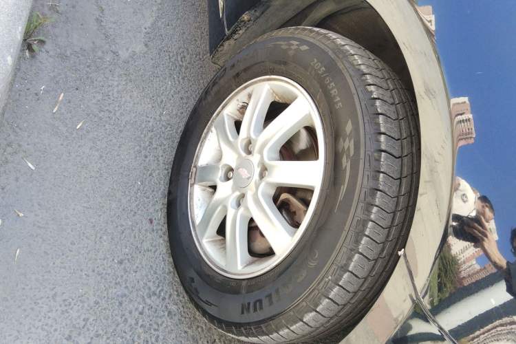 Used Chevrolet Epica 2013 1.8 SE Comfort Edition AT Right Front Wheel Hub