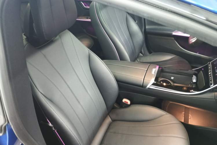 Used Mercedes-Benz EQE 2022 350 First Edition Special Version Right Front Seat