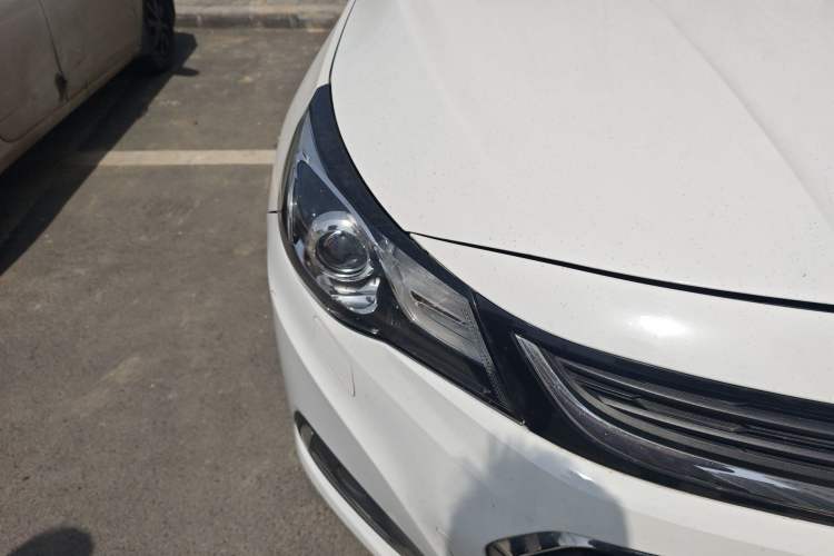 Used Chevrolet Malibu 2017 1.5T Automatic Luxury Edition Right Front Headlight