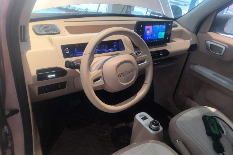 Used Geely Galaxy Panda 2023 Panda Mini 200km Endurance Bear