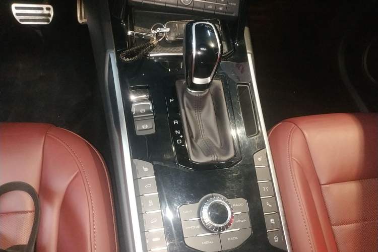 Used Wey VV7 2017 2.0T Flagship Model Gear Lever