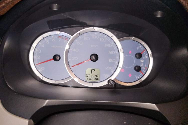 Used Mitsubishi Zinger 2011 2.0L Automatic Luxury Version