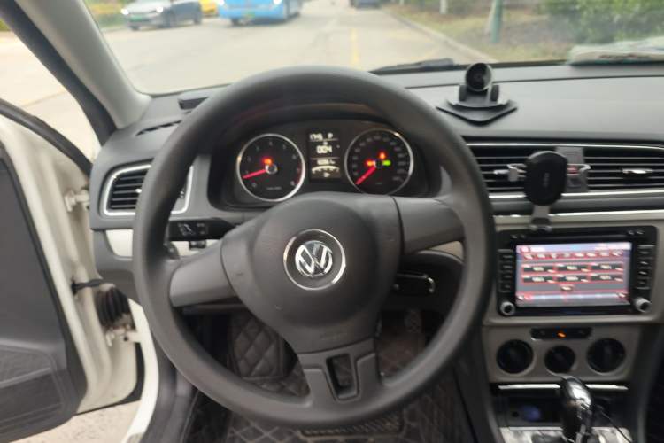 Used Volkswagen Lavida 2013 Restyled Classic 1.6L Automatic Comfort Edition
