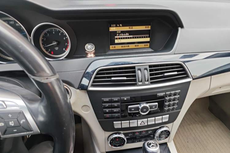 Used Mercedes-Benz C-Class 2011 C 180K Classic model