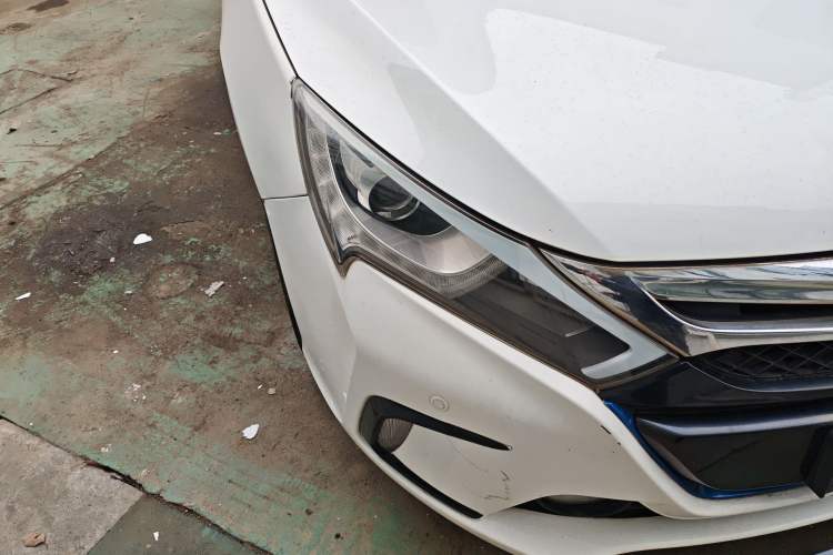 Used BYD Qin New Energy 2014 1.5T Flagship Model Right Front Headlight