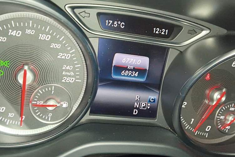 Used Mercedes-Benz GLA 2019 GLA 200 Dynamic Edition Odometer Close Up