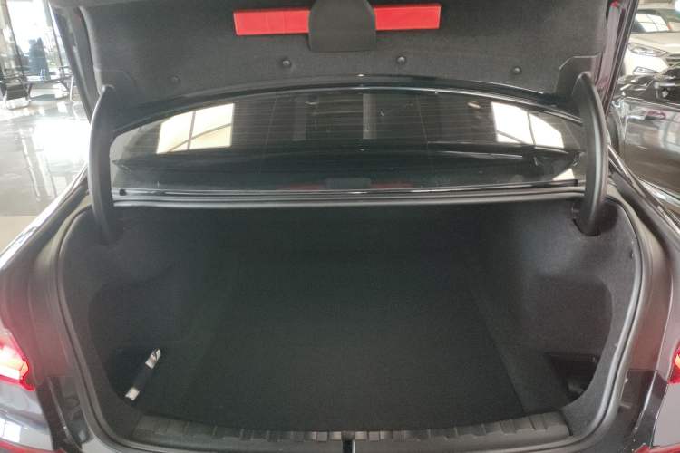 Used BMW 3 Series 2021 Second Facelift 325Li M Sport Package
