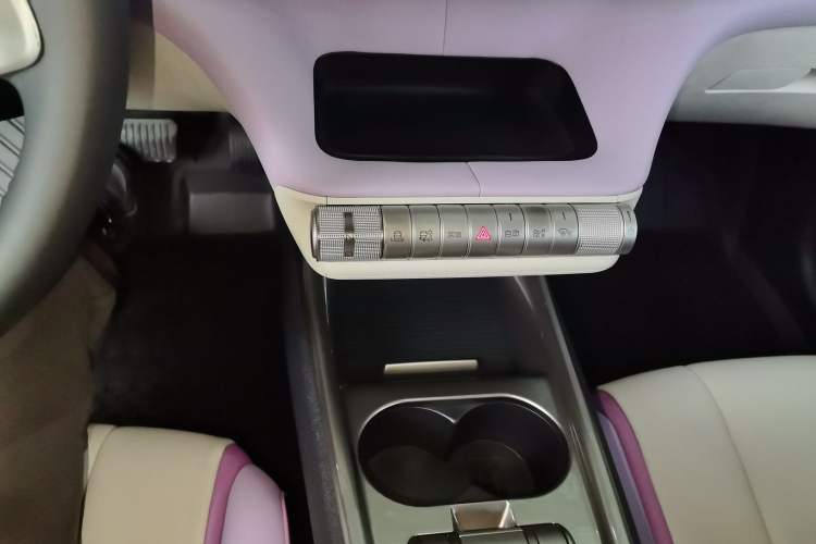 Used BYD Dolphin 2021 405 km Fashion Edition Gear Lever
