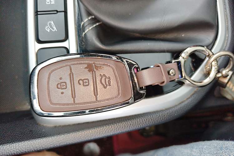 Used Hyundai ix25 2017 1.6L Automatic Smart Version Vehicle Key