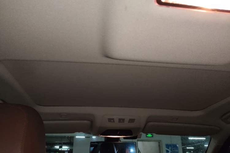 Used BMW 5 Series 2017 525Li Leading Model
