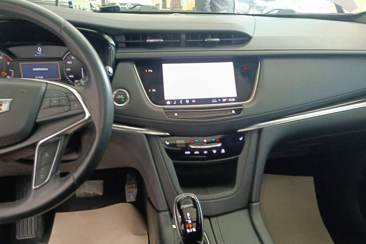 Used Cadillac XT5 2022 2.0T Two-Wheel Drive Luxury Version
