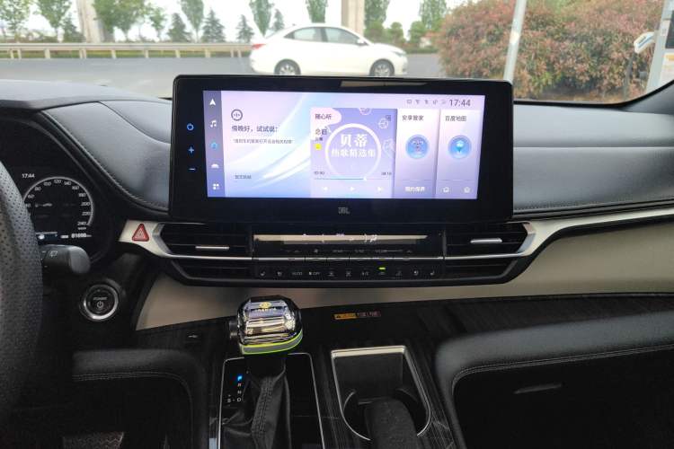 Used Toyota Granvia 2022 2.5L Hybrid Flagship Edition Audio And AC Panel