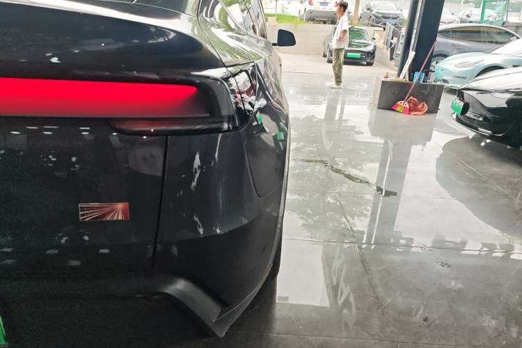 Used Tesla Model Y 2025 Long-Range All-Wheel Drive First Edition