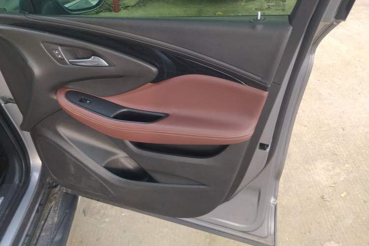 Used Buick Envision 2018 28T Four-Wheel Drive Luxury Model
