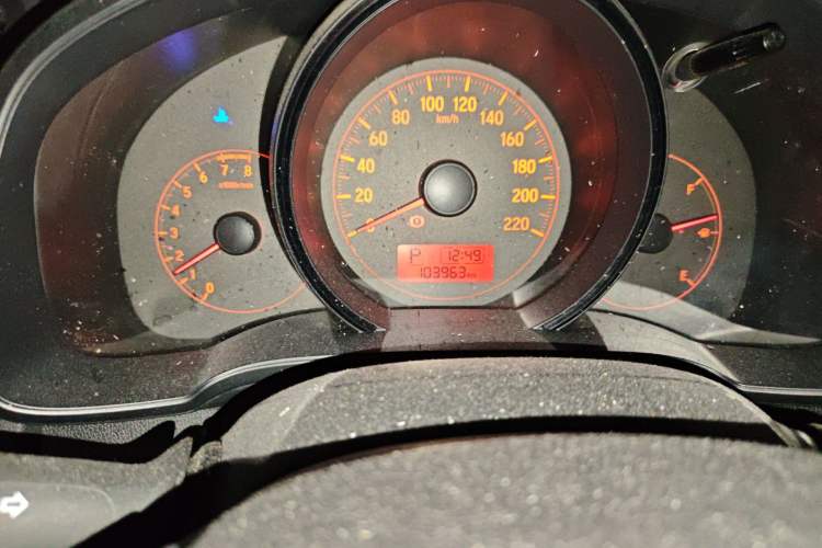 Used Honda Fit 2014 1.5L LX CVT Comfort Model Odometer Close Up