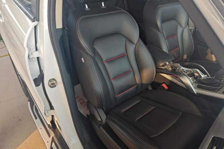 Used Geely Auto Emgrand X7 Sport 2018 1.8TD Automatic Two-Wheel Drive Smart Connect 4G Internet Edition