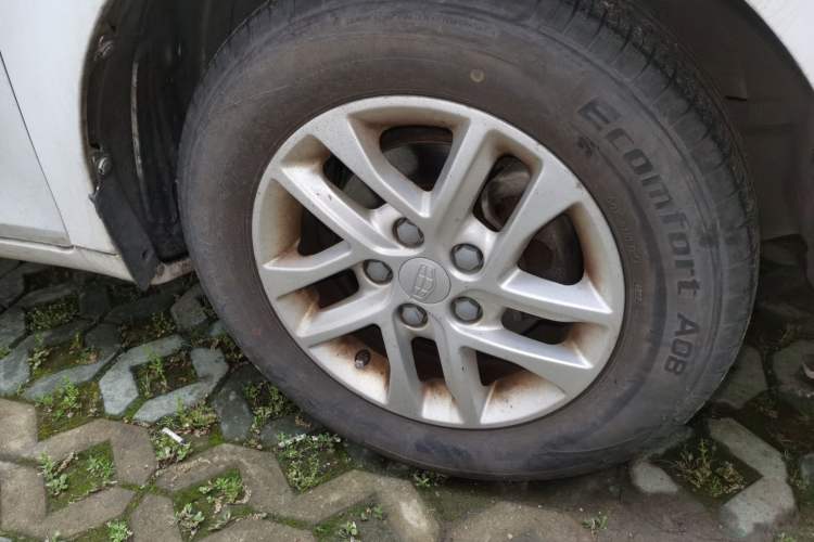 Used Geely Auto Emgrand 2016 Sedan 1.5L Manual Luxury Model Right Front Wheel Hub