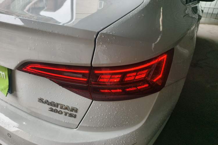 Used Volkswagen Sagitar 2020 280TSI DSG Comfort Version China VI Standard Right Rear Taillight