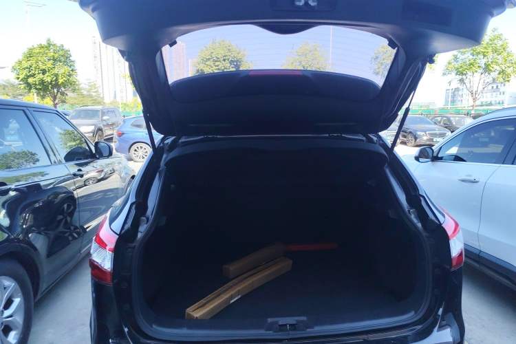 Used Nissan Qashqai 2016 2.0L CVT Flagship Edition
