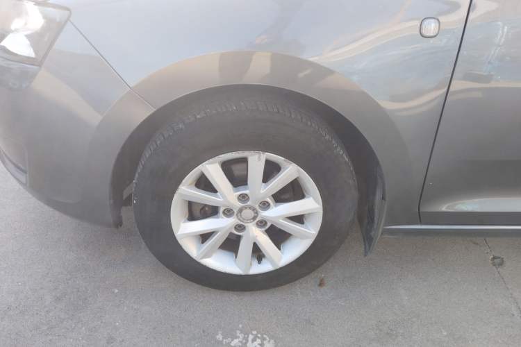 Used Skoda Rapid 2013 1.4L Manual Enjoyment Model