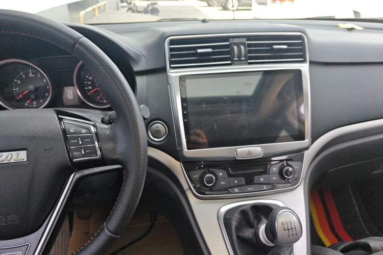 Used Haval H6 2017 Blue Label Sport Edition 1.5T Manual Two-Wheel Drive Elite Model Audio And AC Panel