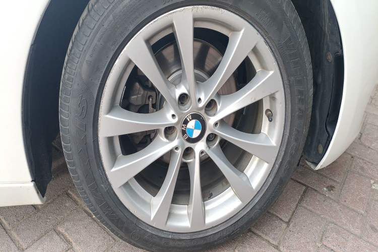 Used BMW 3 Series GT 2016 320i Fashion Model Right Front Wheel Hub