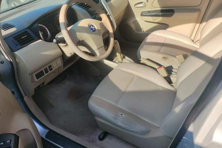 Used Venucia D50 2013 1.6L Automatic Fashion Edition
