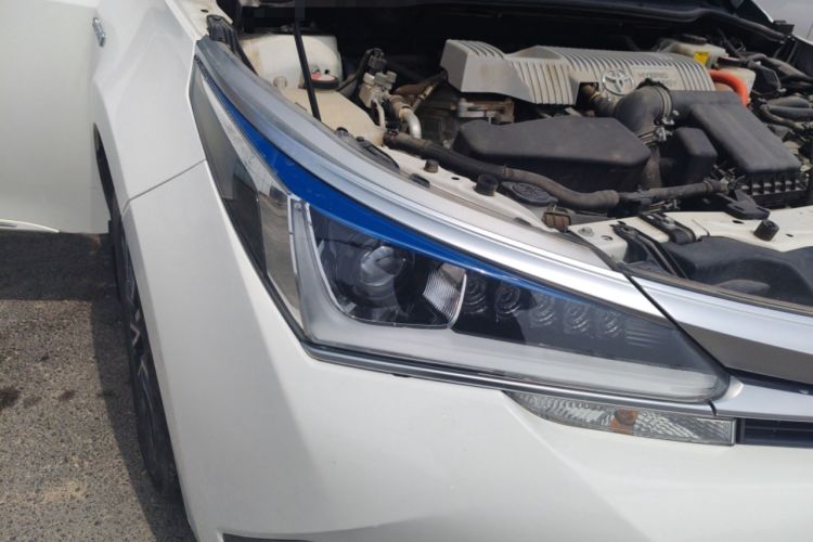 Used Toyota Corolla 2016 Dual-Engine 1.8L E-CVT Elite Edition