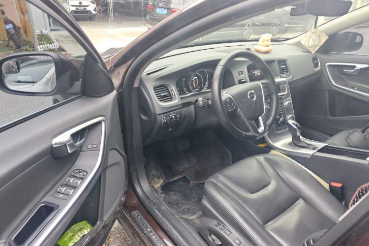 Used Volvo S60 2018 S60L T4 Smart & Ambitious Edition Interior 3