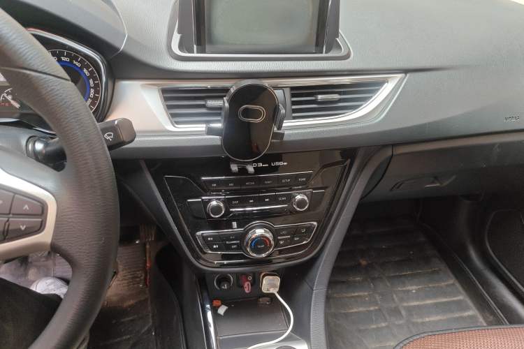 Used Changan Alsvin V7 2015 1.6L Manual Enjoyment Model China V Standard