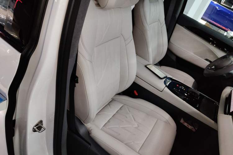 Used Zeekr 009 2024 Six-Seat Executive Version 4WD 108 kWh
