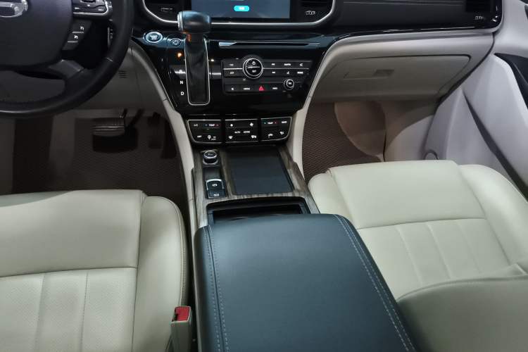 Used GAC Trumpchi M8 2018 320T Luxury Edition
