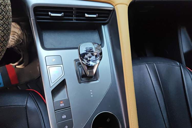 Used Roewe RX5 New Energy 2023 eRX5 Super Hybrid Prestige Edition Gear Lever