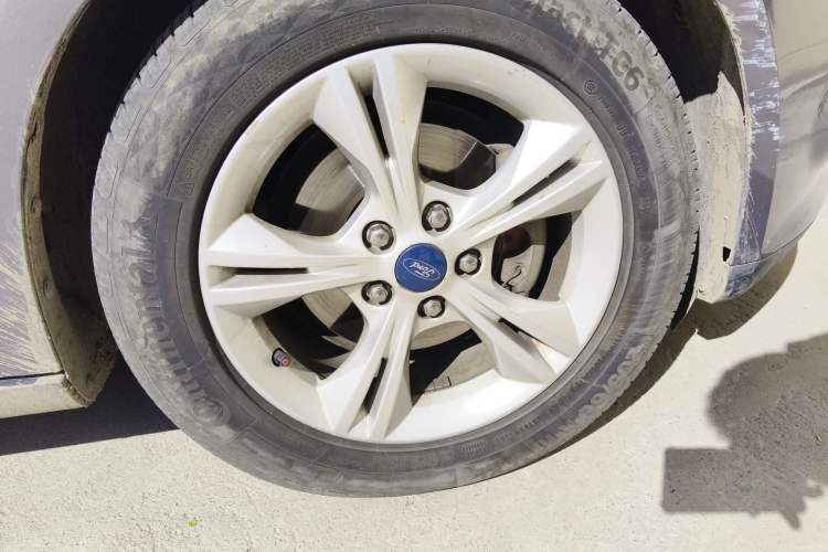 Used Ford Focus 2012 Sedan 1.6L Automatic Fashion Edition