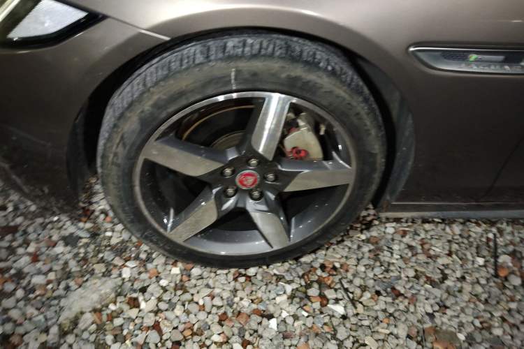 Used Jaguar XE 2017 2.0T 200 PS R-Sport