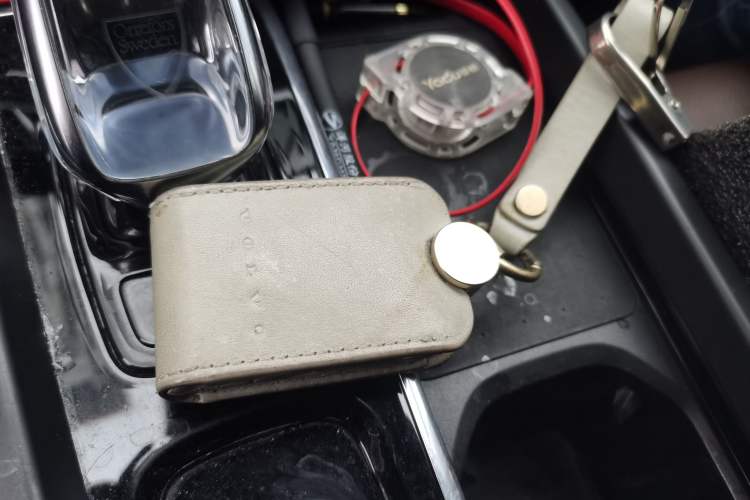 Used Volvo XC60 New Energy 2022 T8 Plug-in Hybrid All-Wheel Drive Smart Luxury Edition Vehicle Key