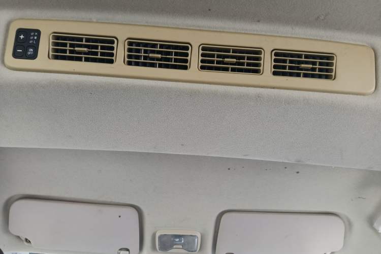 Used Dongfeng Fengon 330 2018 1.5L 330S Comfort Edition DK15 Headliner