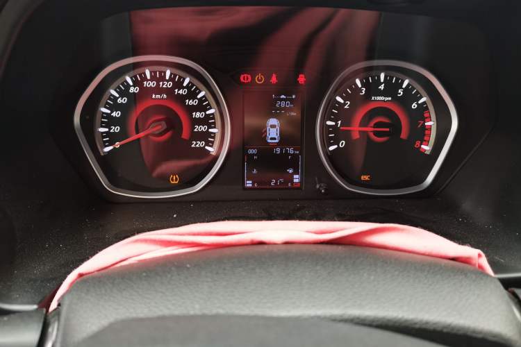 Used Soueast DX3 2018 1.5L Manual Luxury Model