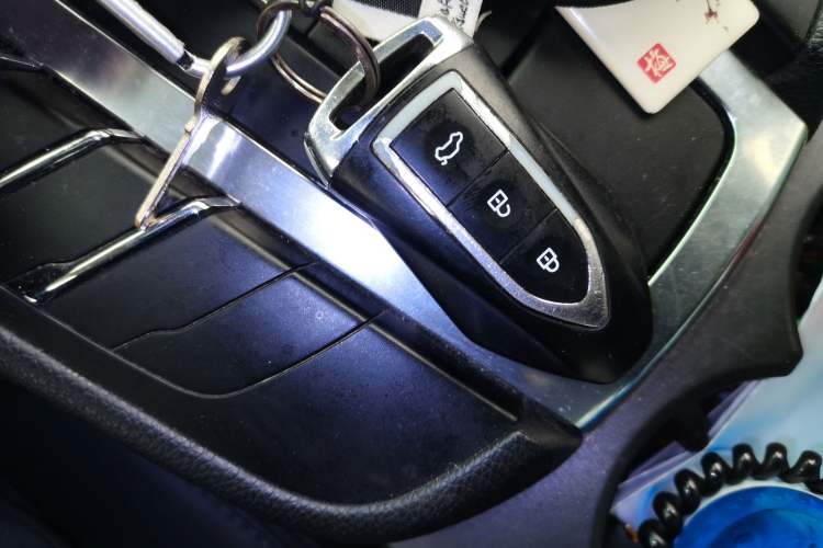 Used Zotye SR9 2017 2.0T Automatic Ultimate Light Edition